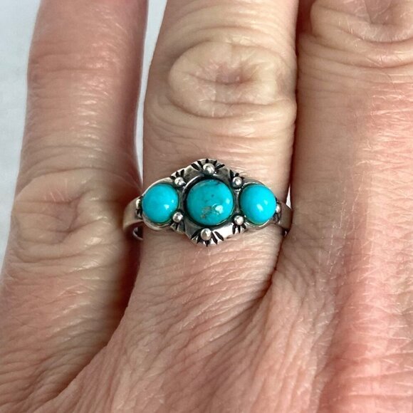 Sterling Silver 925 Dakota West Southwest Style Round 3 Stone Turquoise Ring 6.5 - Picture 1 of 16